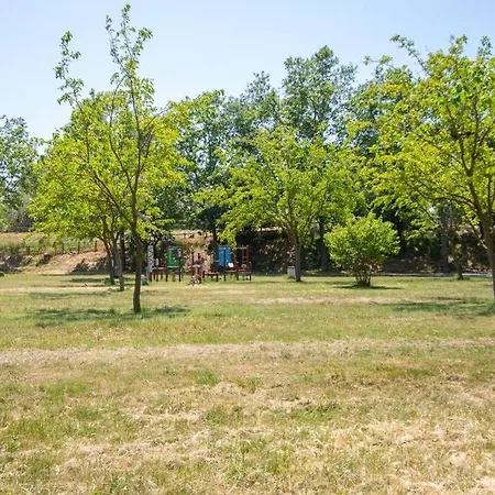 Casa Con Barbacoa , Piscina Con Cascada , 4 Habitaciones, Capacidad Hasta 8-9 Personas * 艾姆布里亚布拉瓦